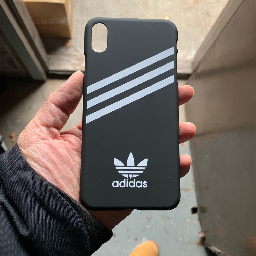iPhone XR Scratch Resistant matte hard Case-black - Picture 3 of 4